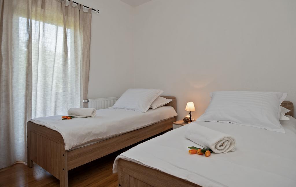 Villa Vinea Prapatnica Buitenkant foto